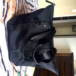 Large tote